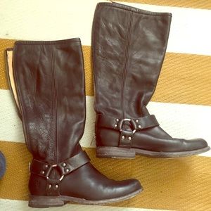 Combat boots
